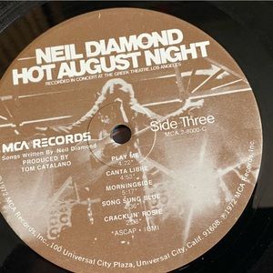 vinyl album Hot August Night. Double album. Great condition. Sweet Caroline!